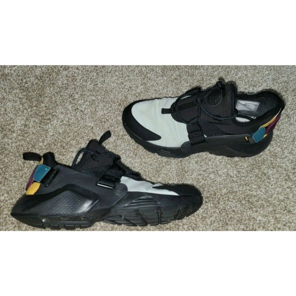 Nike Air Hurache City Low Women's Size 8.5 - image 1